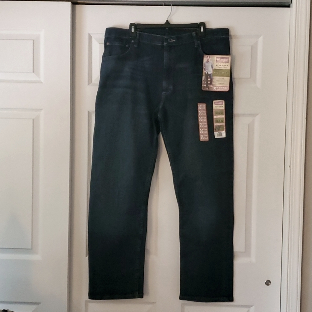 New Men's Wrangler Jeans 38 x 32